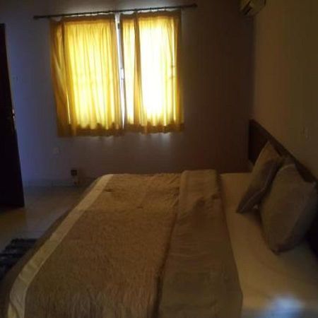 First Choice Hotel 阿克拉 外观 照片